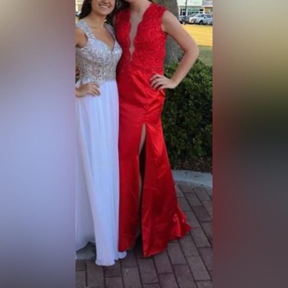 Red lace and satin prom dress with slit and mesh V neck - Picture 2 of 7